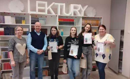 Zdjęcie do Selfie z książką